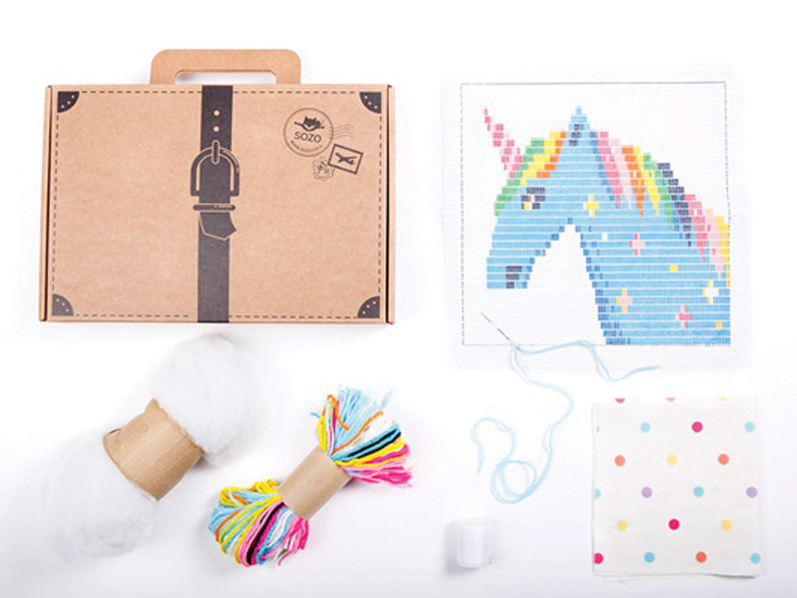 Sozo - Unicorn Pillow Kit - Art Craft Kits Contents