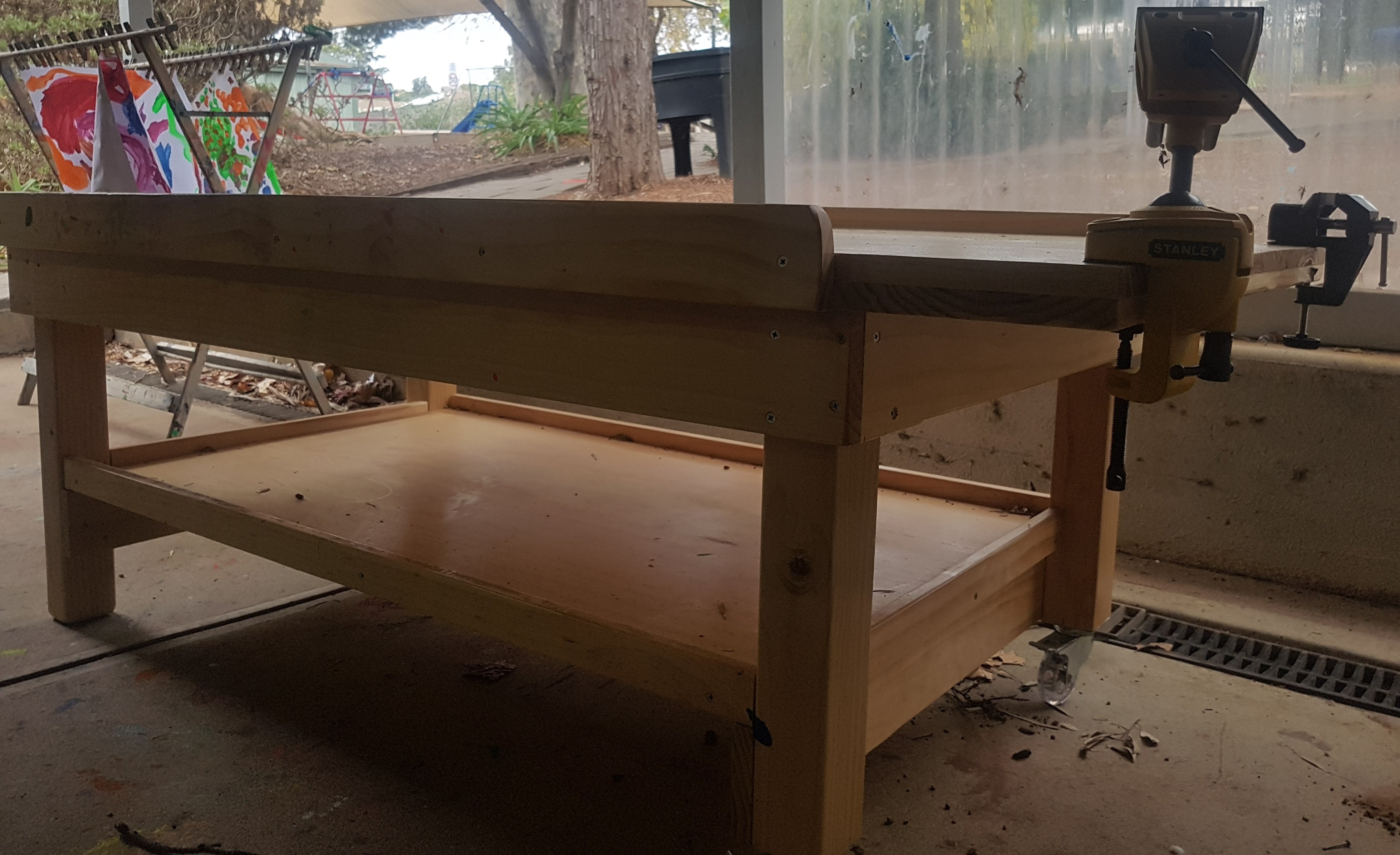 Home Corner - Tool Bench / Work bench & 2 VICE