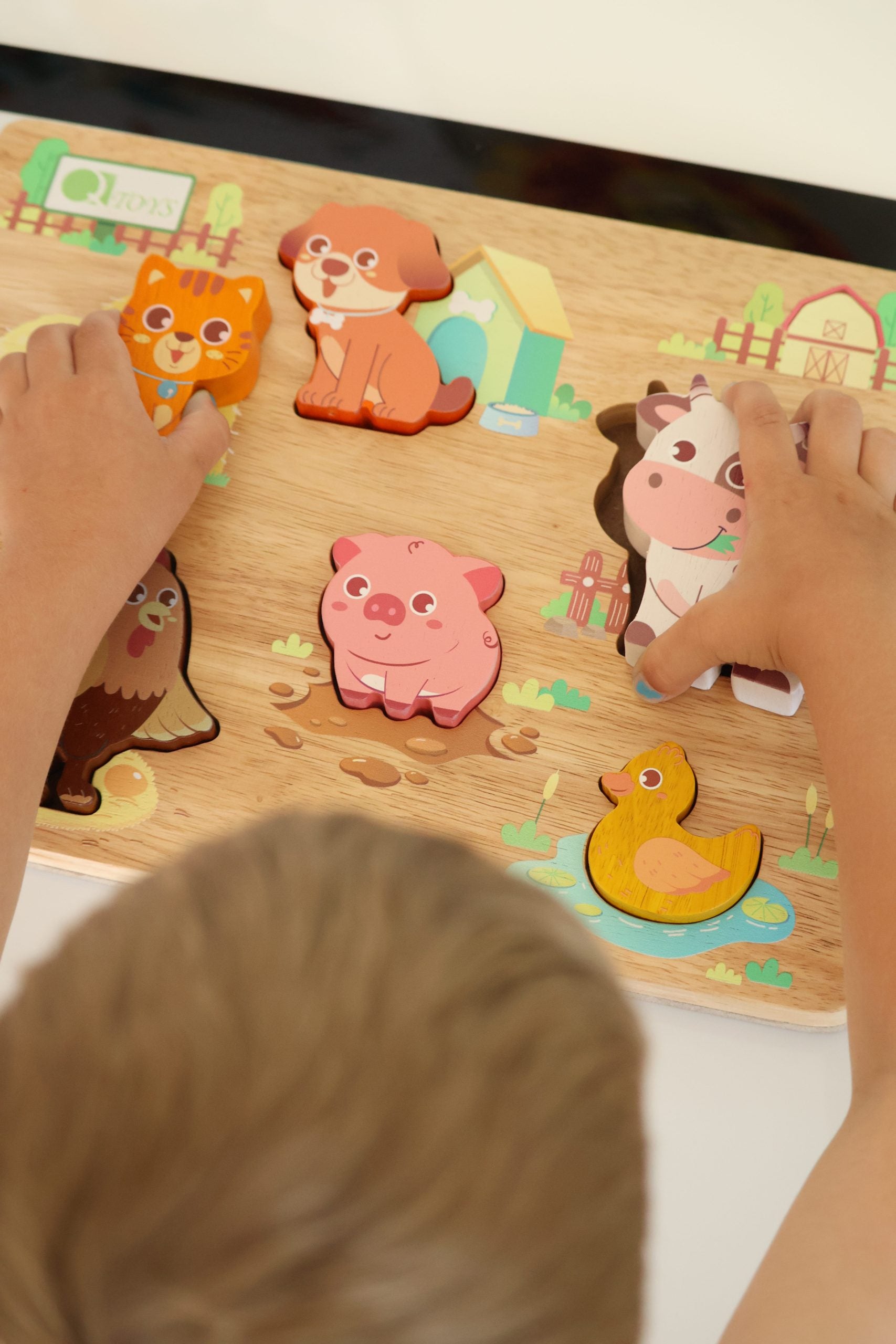 Qtoys - Farm Animal Play Set & Puzzle - 6 Piece Wooden