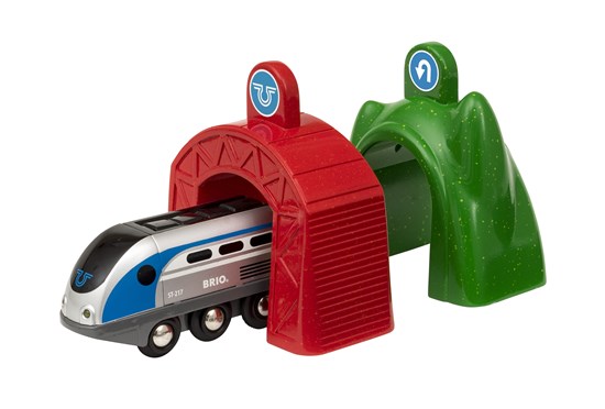 BRIO Smart Engine with Action Tunnels 33834