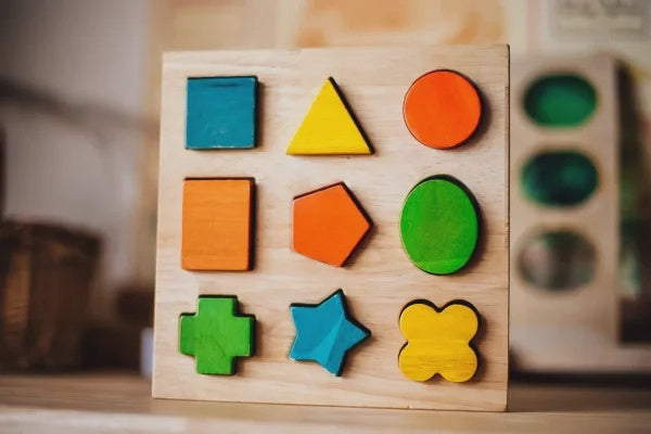Qtoys - Basic Shape Board - Wooden Puzzle