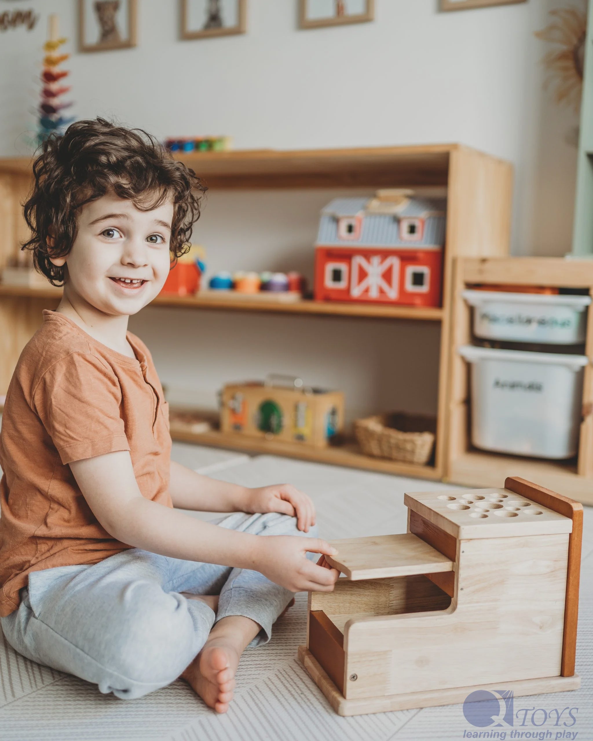 Q Toys - Montessori Cylinder post box